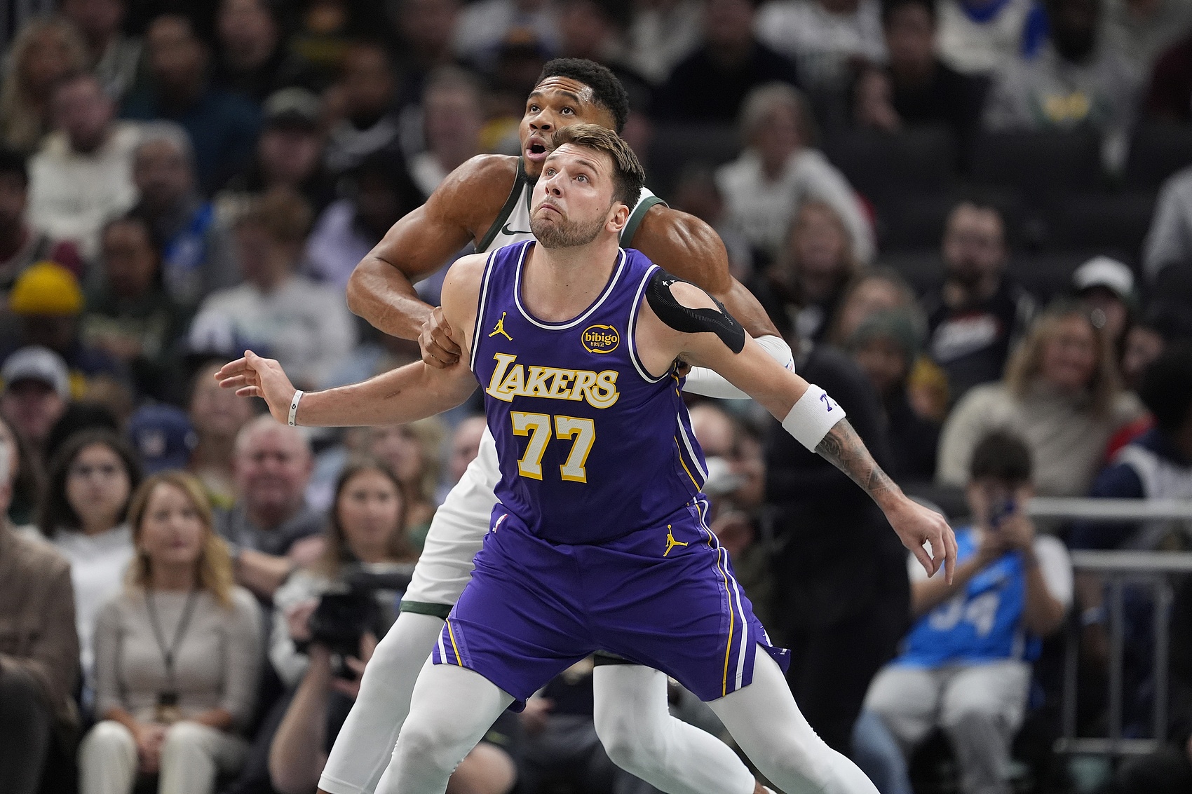 皇冠体育app-对比明显！东契奇7次命中率低于四成 约基奇&amp;字母哥&amp;SGA一共5次